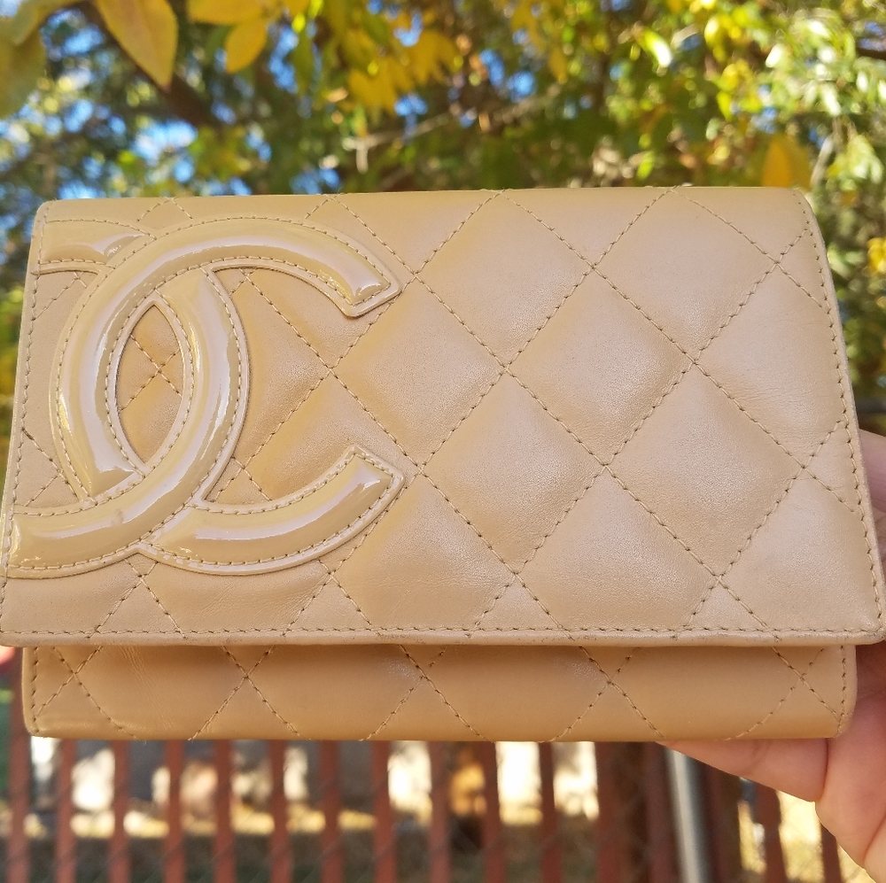 Chanel bifold calfskin leather wallet